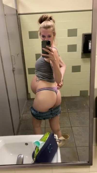 Summer Milf f33