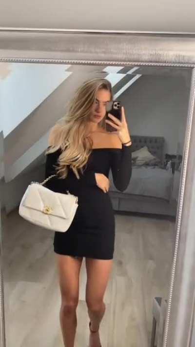 Her legs 😍