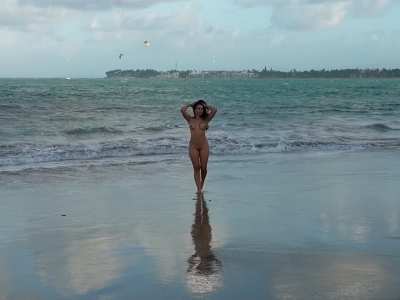 Love the kits and feeling the breeze on bare skin