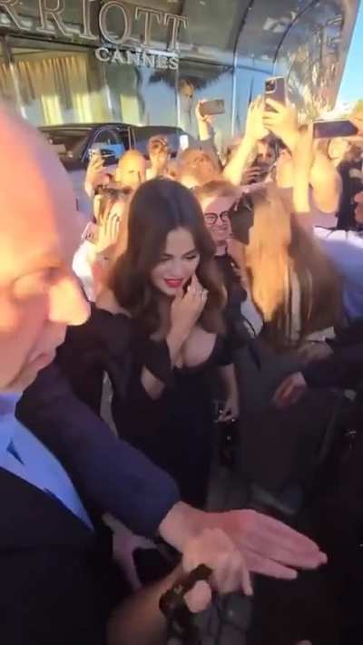 Thankyou cameraman for recording those melons