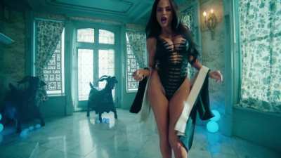 Becky G, Natti Natasha - Sin Pijama