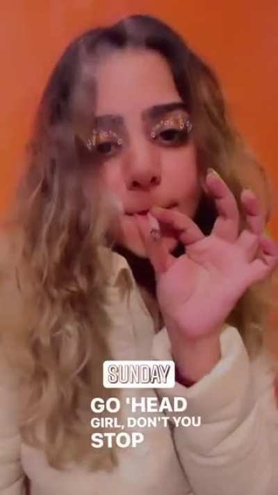 I love her choice of songs😍😍😍