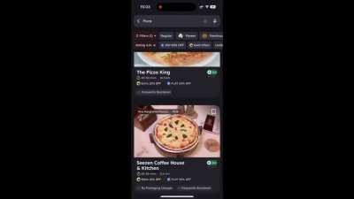So many restaurants with pizza! :D