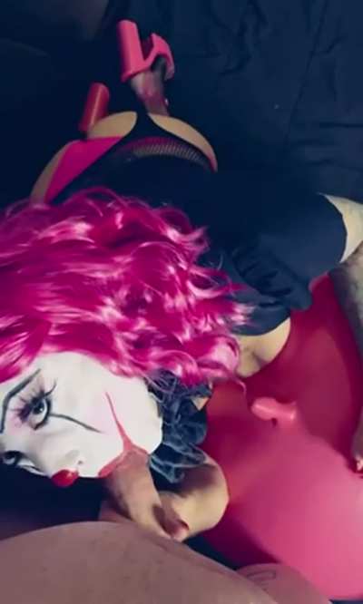 Would you let a clown girl suck on it 🤡🎈🥳