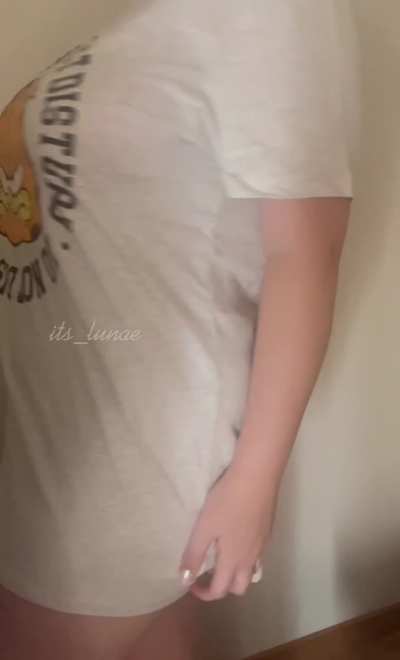 No panties on