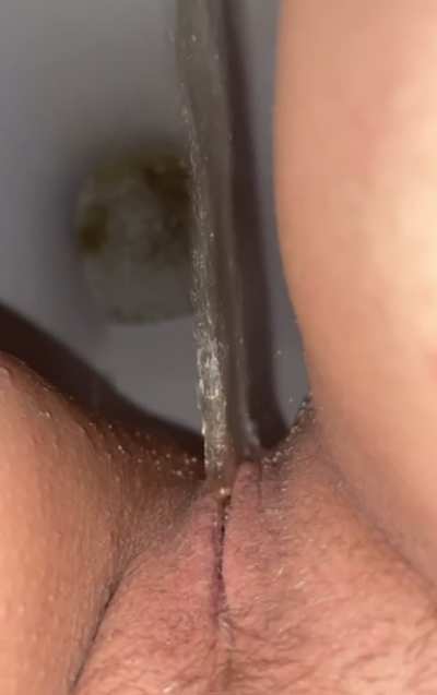 i filmed my second pee video this morning since you guys loved my first one so much🥰 [just turned 18]