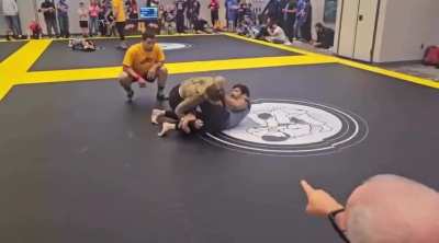 Woman enters the male purple belt division of a BJJ competition