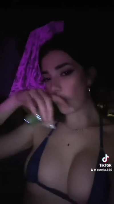 @aurelia555 🤤