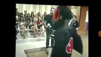 OQUE QUE O TOBI TA FAZENDO NO CASOS DE FAMÍLIA?BRIGOU COM O DEIDARA NE