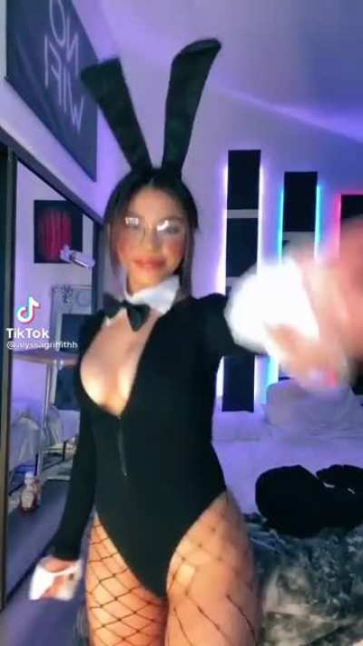 Bunny girl