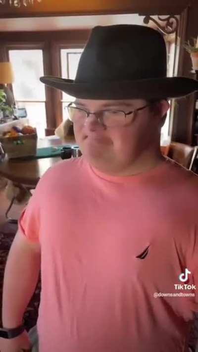 Chad photographer doesn't let his disabilty hold him back from achieving his dreams