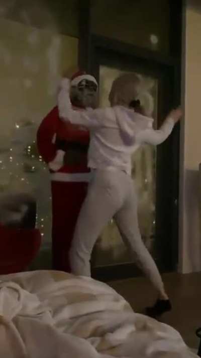 Carly twerking on the Grinch (Old)