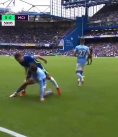 Azpilicueta weird movement on Grealish 51'