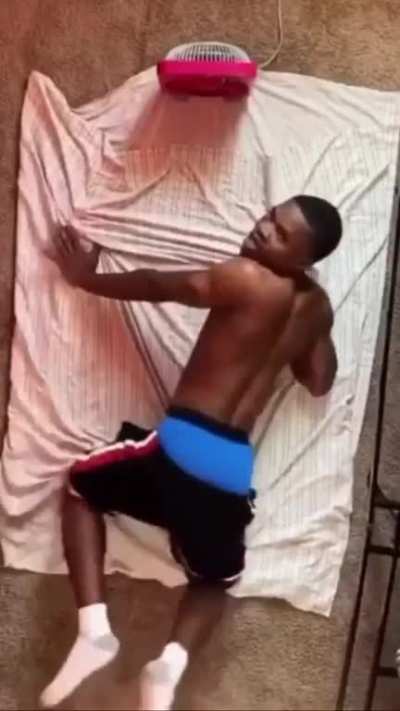 Who needs his ass !😭🤤