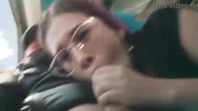 Fellation et creampie pendant le confinement