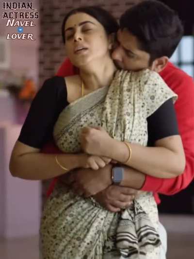 Shamna Kasim losing it. Love seeing her juicy thicc body used like this in saree 💦