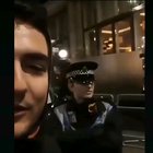 Σαν πολύ γρήγορα δεν τα έμαθε τα ελλην<wbr>ικά ο μπάτσ<wbr>ος?