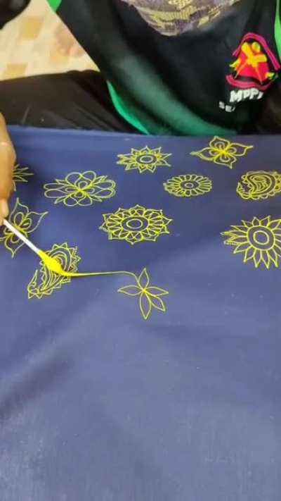 400 years Rogan art technique of western of India, today only one family carries this tradition.