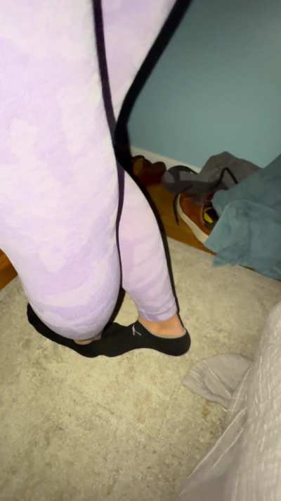 Delicious feet and 🍑 after the gym🤪