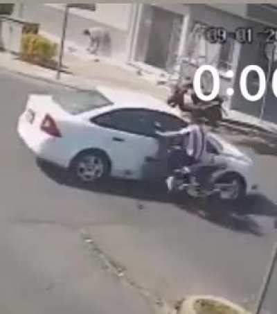 Damn white cars r 2 hard 2 c