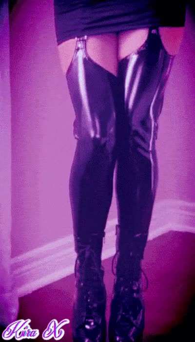 Gif: Showing Of My Curves!