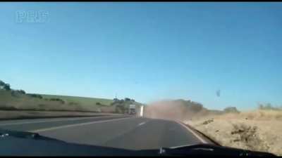 Two geniuses think fighting on the road is a great idea
