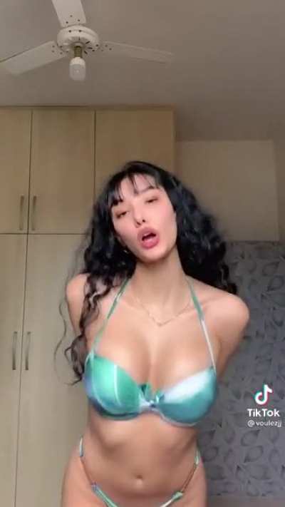 She is so fine