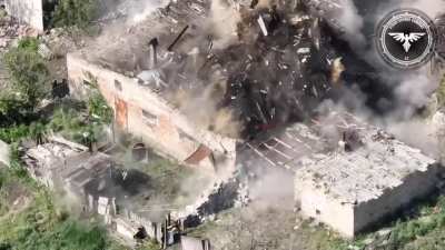 An FPV takes out a house full of Russian soldiers (location uknown)