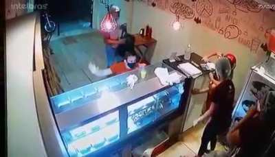 Homem em Fortaleza é assaltado e delete CPF do meliante