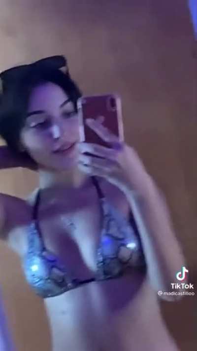 Love the way she slowly moves her hips