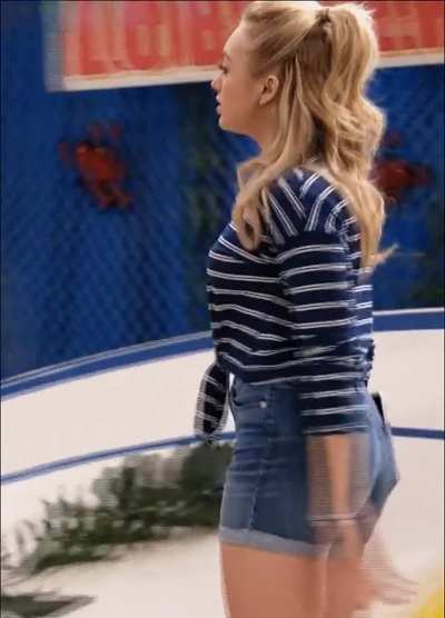 Peyton R List
