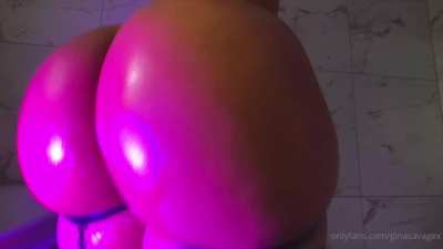 Her ass is ridiculous 