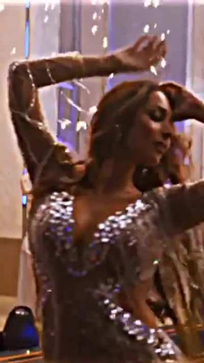 Malaika's Globes look bigger than before 🔥