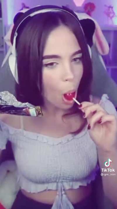 😶