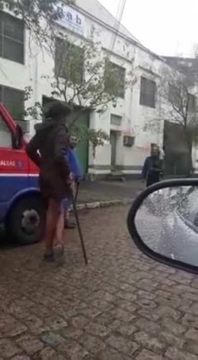 Bah os guri tão devendo a guria 😐