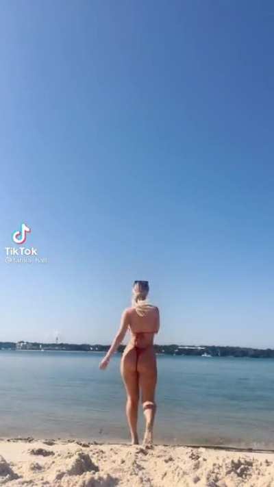 Love to watch her leave