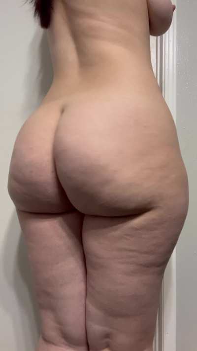 This is what 180 lbs looks like on a 5’4” frame
