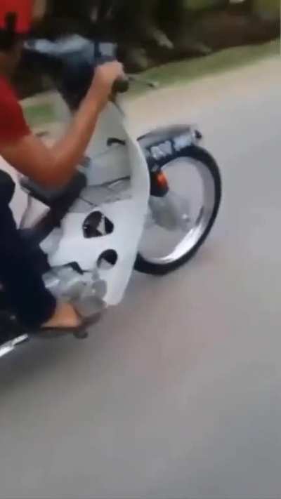 Superman terbang