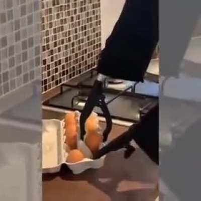 Cuando orslok intenta prepararle una cena romantica a abby