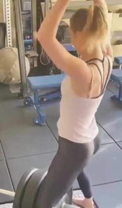 Dancing Beauty 