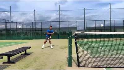Federer can't pull this shot.