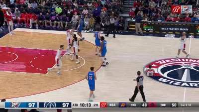 [Highlight] Darius Bazley denies Kispert's dunk attempt then looks down at him as Kispert laughs