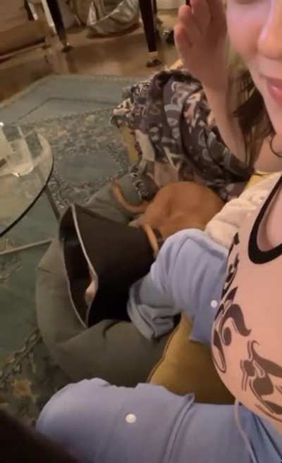 Billie Eilish slapping her tits
