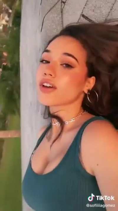 Sofia Gomez Close-ups