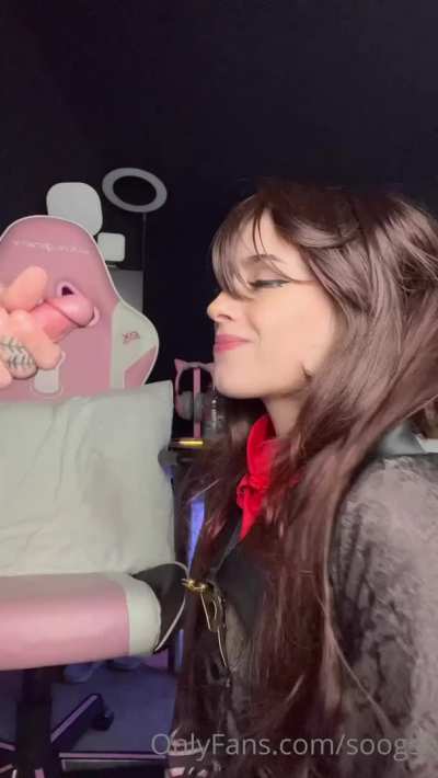 Cum slut takes a monster load on her face