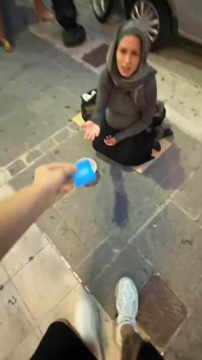 Alabileceği en güzel bağışı aldı niye kudurdu anlamadım