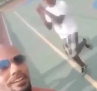 😀