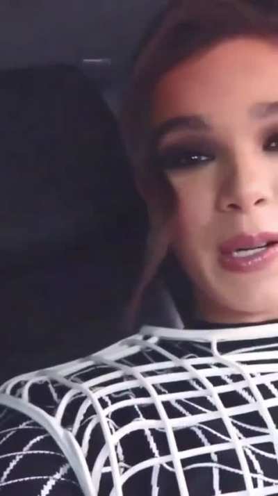 Hailee heading to the “Bumb<wbr>lebee<wbr>” premiere in Los Angeles | IG February 2019
