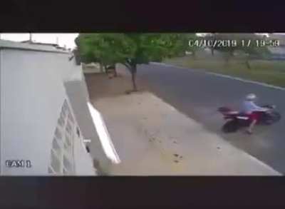 No one will believe her reason why she is late to the work ...