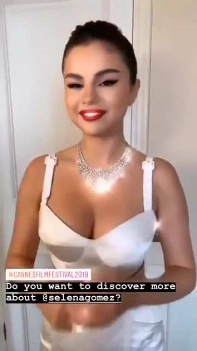 Selena Gomez looked so amazing in this outfit